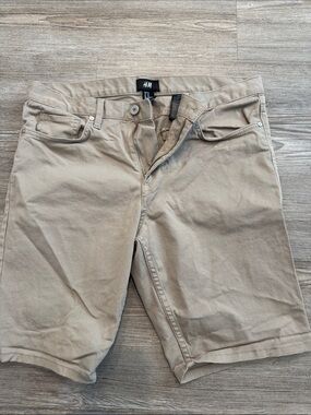 H&M Men's Tan Flat-Front Cotton Shorts